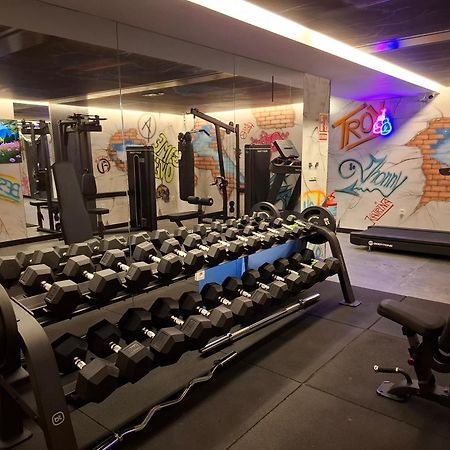Apartamentos Turisticos Identia Sport León Zewnętrze zdjęcie