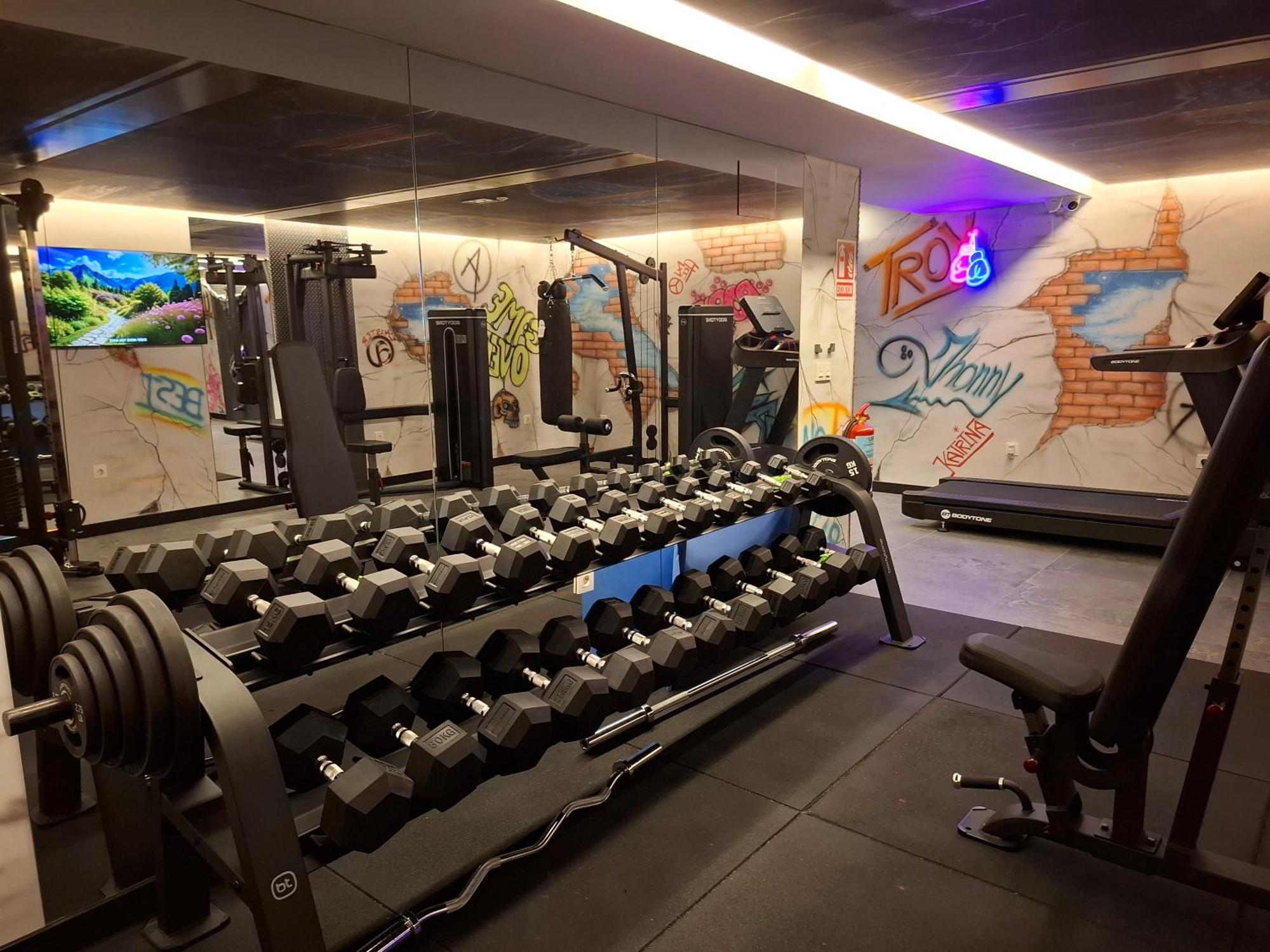Apartamentos Turisticos Identia Sport León Zewnętrze zdjęcie