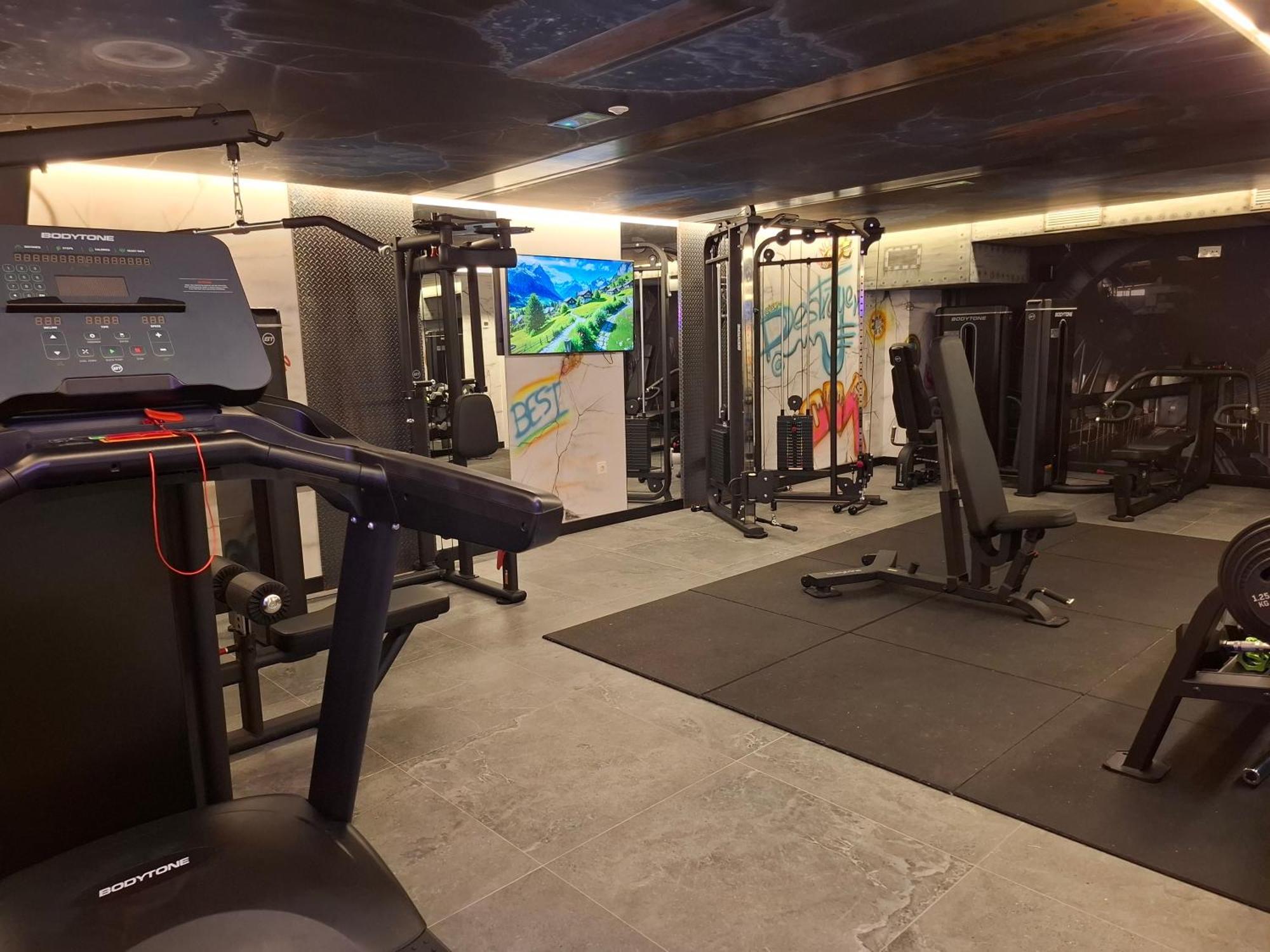 Apartamentos Turisticos Identia Sport León Zewnętrze zdjęcie