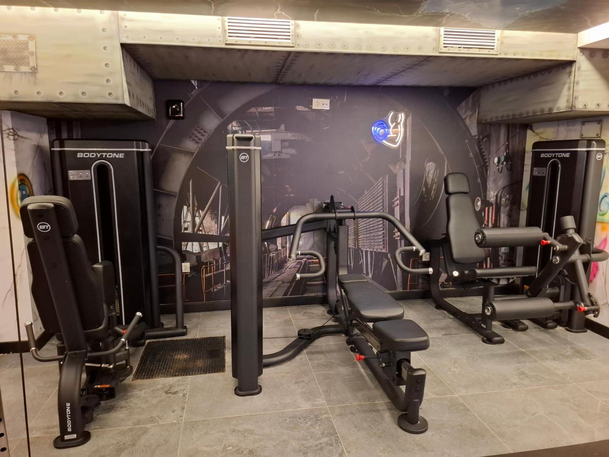Apartamentos Turisticos Identia Sport León Zewnętrze zdjęcie